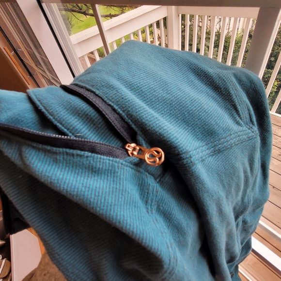 Lululemon jacket - Picture 3 of 12